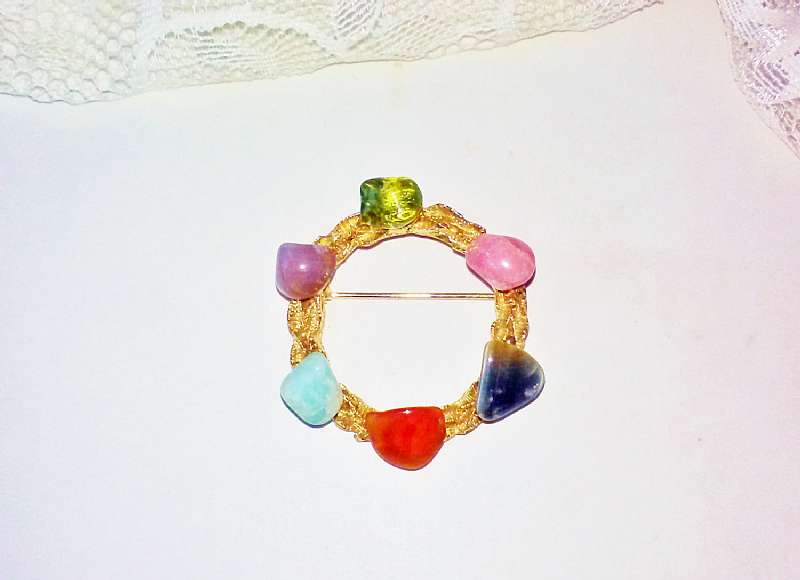 Multi Color Polished Stones Brooch Vintage Scottish Heritage Agate Gold Wreath Pin Multi Color Polished Semi Precious Stones Mother's Day Birthday Gift. This is a brooch from my Grandmother's estate jewelry collection.  It is a Scottish Heritage brooch wi