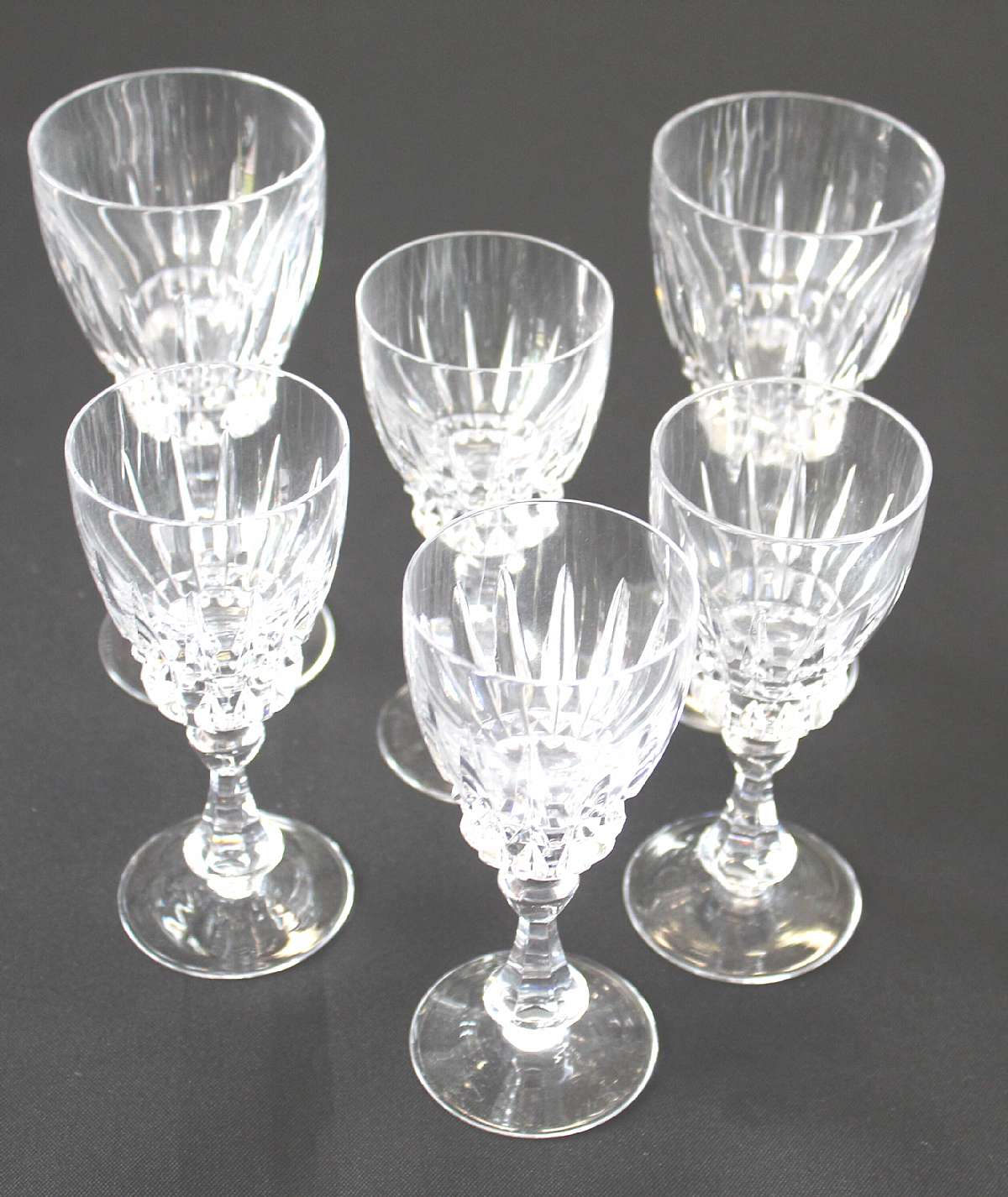 Up for sale are these Nachtmann Astra Set Of 2 Red Wine & 4 Port Wine Glasses in excellent condition with no chips or cracks. The red wine glasses measure approx. 6 1/8"T by 2 3/4"W & the Port Wine Glasses 5 3/8"T by 2 1/4"W.