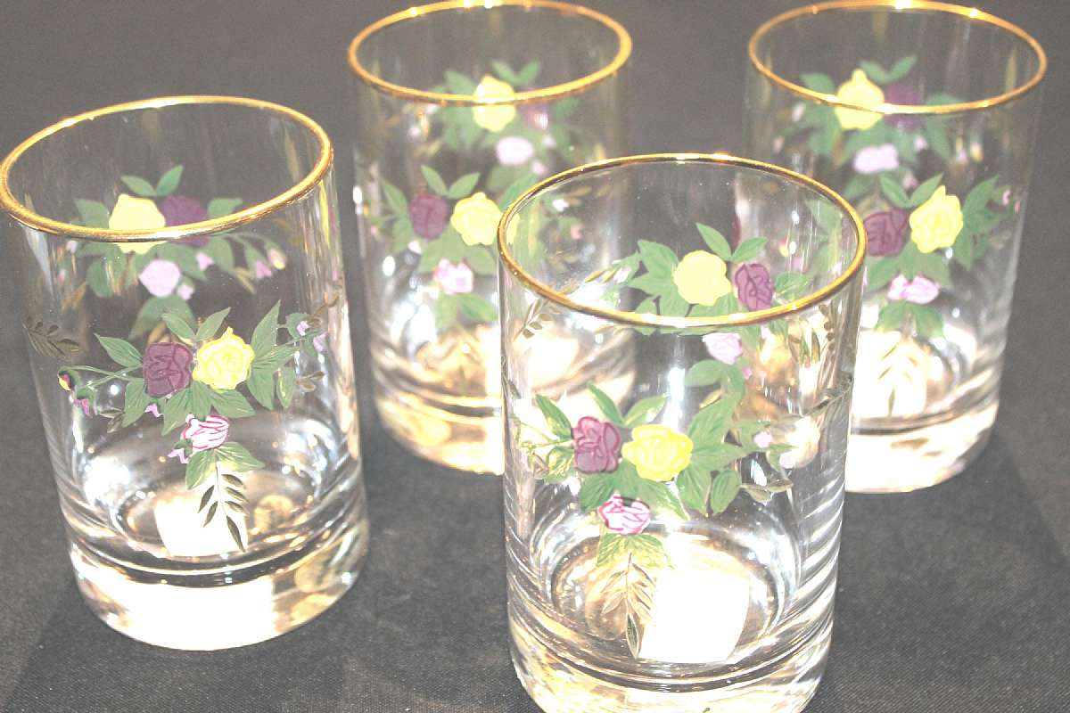 Up for sale are these Royal Albert Old Country Roses Set Of Four Double Old Fashioned Glasses in excellent condition with no chips or cracks. They measure approx. 4 1/2"T by 3"W. Shipping Excludes: Alaska/Hawaii, US Protectorates, APO/FPO, PO B