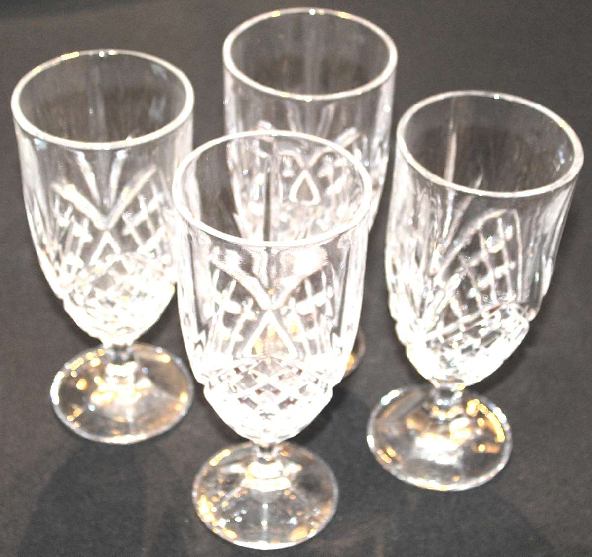 Up for sale are these Godinger Dublin Set of Four Iced Tea Glasses in excellent condition with no chips or cracks. The Glasses measure approx. 7 3/4"TShipping Excludes: Alaska/Hawaii, US Protectorates, APO/FPO, PO BoxShipping Provided to the United