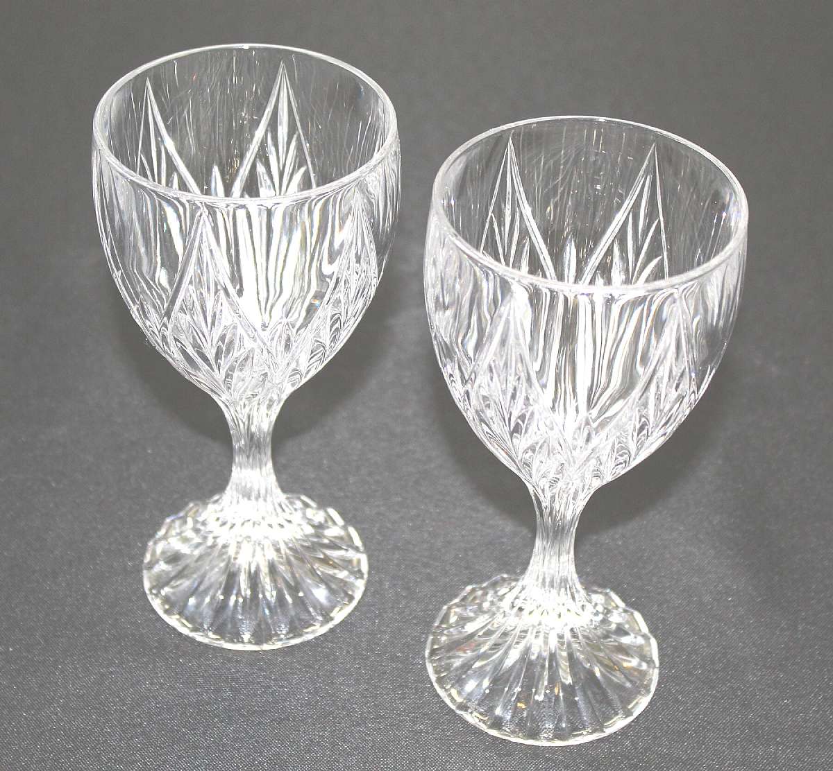 Up for sale are these Mikasa Park Ridge Set Of Two Water Goblets in excellent condition with no chips or cracks. The water goblets measure approx. 6 3/4"T by 3 1/4"W.Shipping Excludes: Alaska/Hawaii, US Protectorates, APO/FPO, PO BoxShipping P
