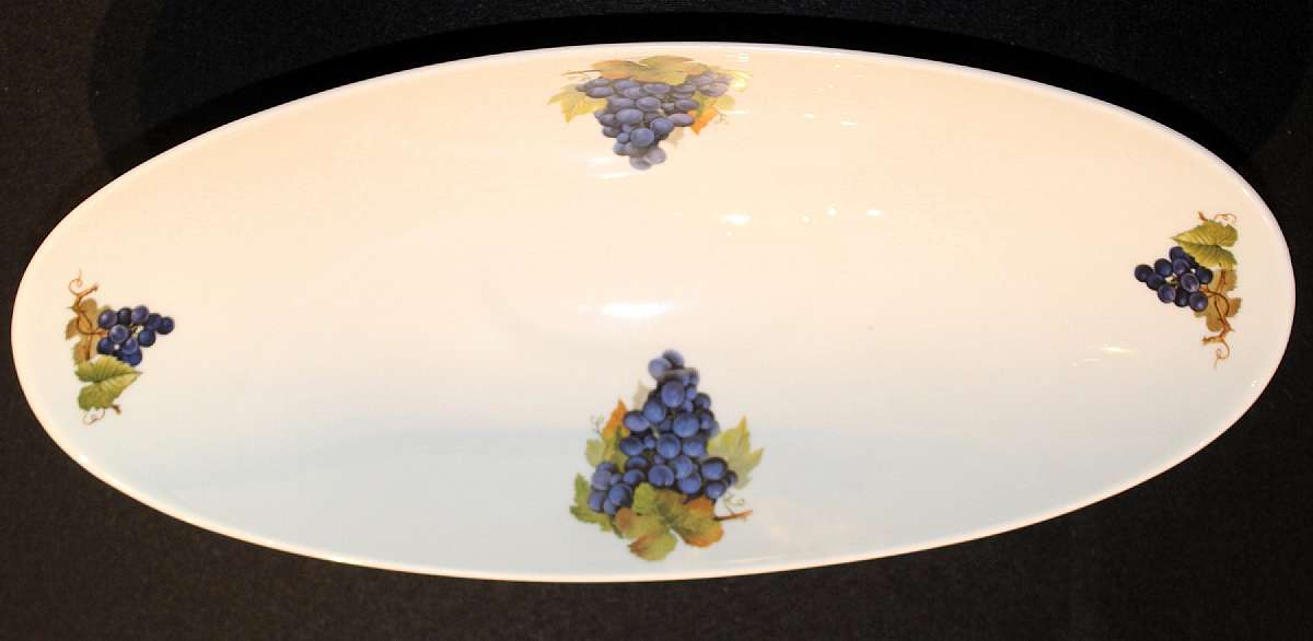 Up for sale is this Naaman Israel Fine Porcelain Bowl in Great condition with no chips or cracks. Measures approx. 13 3/4" L by 6"W by 2 3/4 TShipping Excludes: Alaska/Hawaii, US Protectorates, APO/FPO, PO BoxShipping Provided to the United St