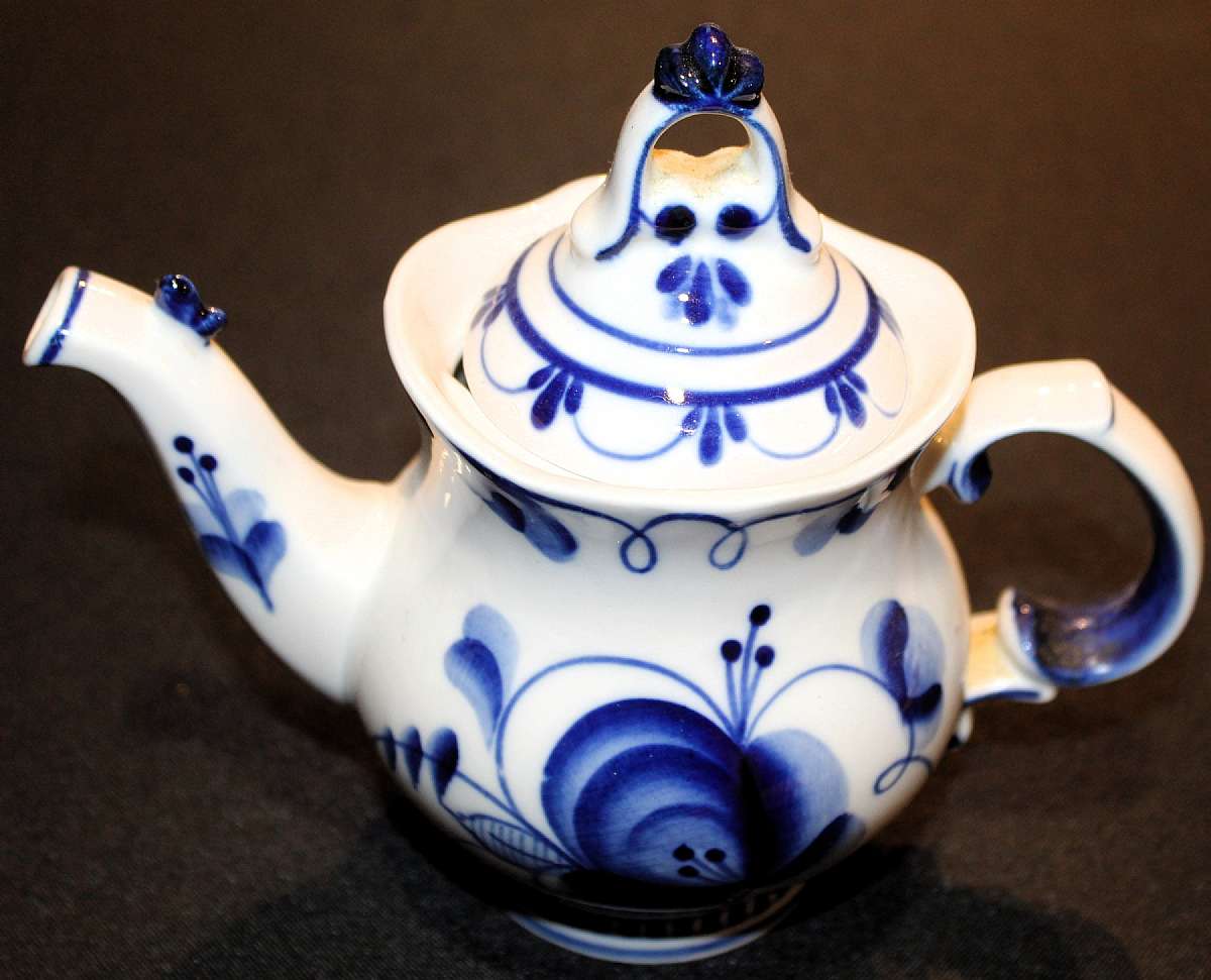 Up for sale is this Russia Gzhel Covered Blue & White Small Teapot in great condition with no chips or cracks. The Tea Pot measures approx. 4 1/2"T.Shipping Excludes: Alaska/Hawaii, US Protectorates, APO/FPO, PO Box Shipping Provided to the Uni