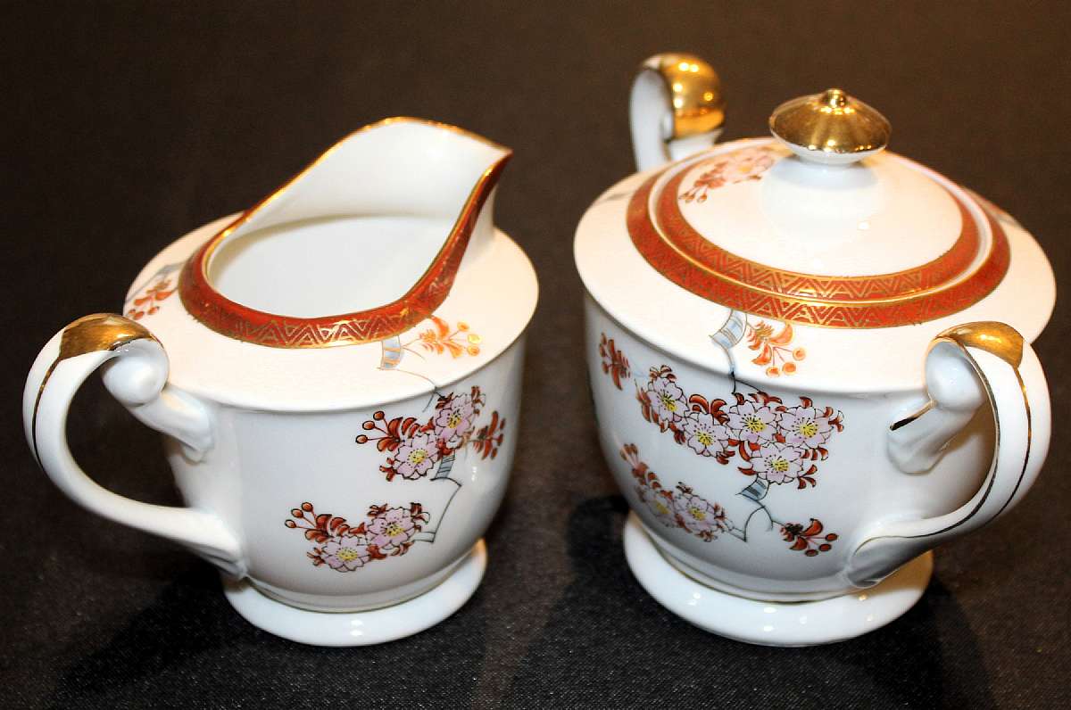 Up for sale are these Hayasi China Hand Painted Creamer & Sugar Bowl in great condition with no chips or cracks. They are fully marked on the reverse.  Shipping Excludes: Alaska/Hawaii, US Protectorates, APO/FPO, PO BoxShipping Provided to the Unit