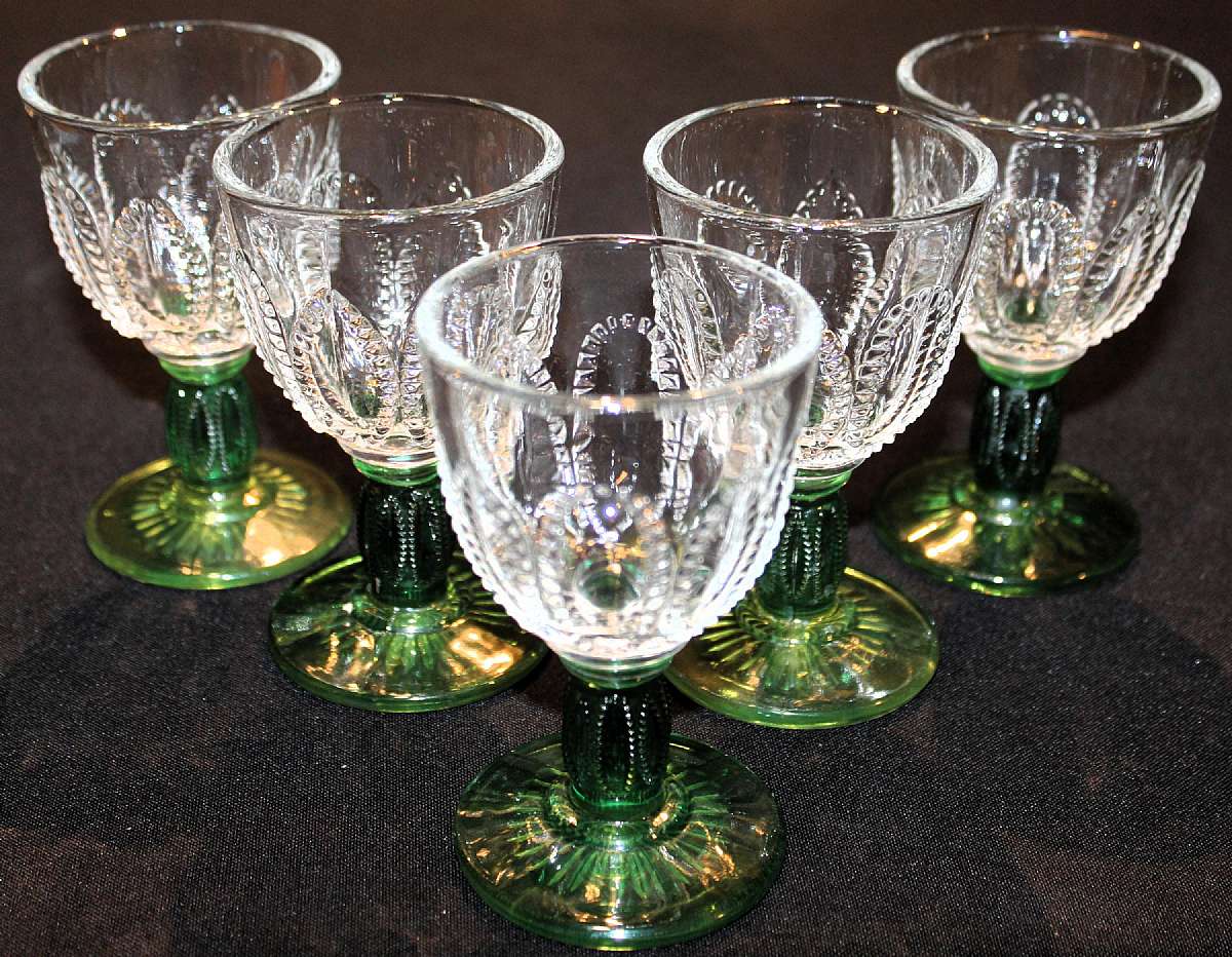 Up for sale are these Avon Emerald Accent Set Of Five Cordial Glasses in great condition with no chips or cracks. They measure approx. 4 1/2"T by 2 5/8"W.Shipping Excludes: Alaska/Hawaii, US Protectorates, APO/FPO, PO BoxShipping Provided to t