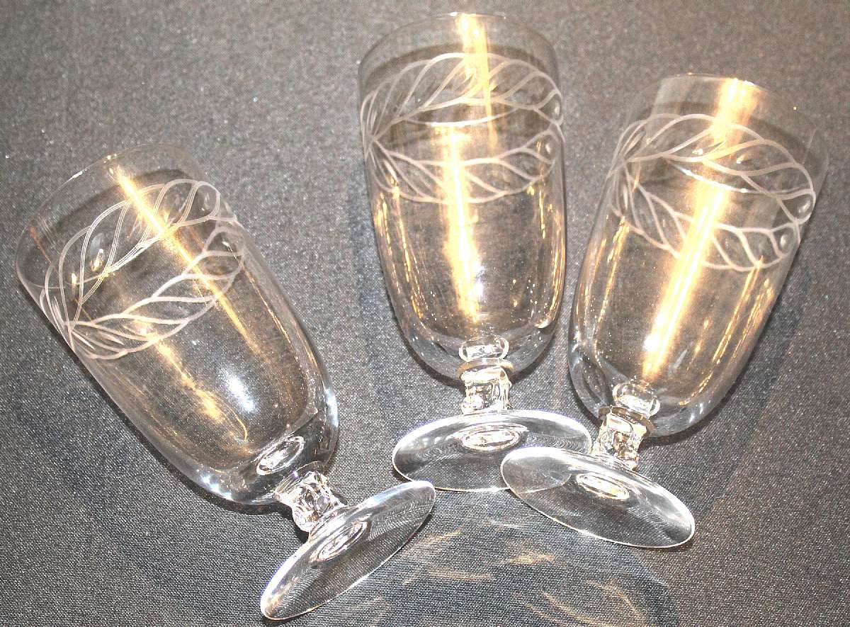 Up for sale are these Beautiful Fostoria Gadroon Set Of Three Iced Tea Glasses in excellent condition with no chips or cracks. They measure approx. 6"T by 3"W.  Shipping Excludes: Alaska/Hawaii, US Protectorates, APO/FPO, PO BoxShipping Provid