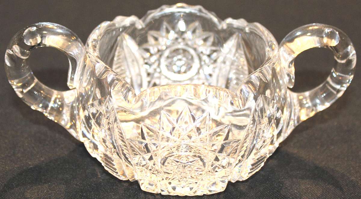 Up for for sale is this Vintage Beautiful Glass Sugar Bowl in excellent condition with no chips or cracks. Beautiful piece. measures approx. 3 1/2"W by about 2 1/2'T. Shipping Excludes: Alaska/Hawaii, US Protectorates, APO/FPO, PO Box Shipping Prov