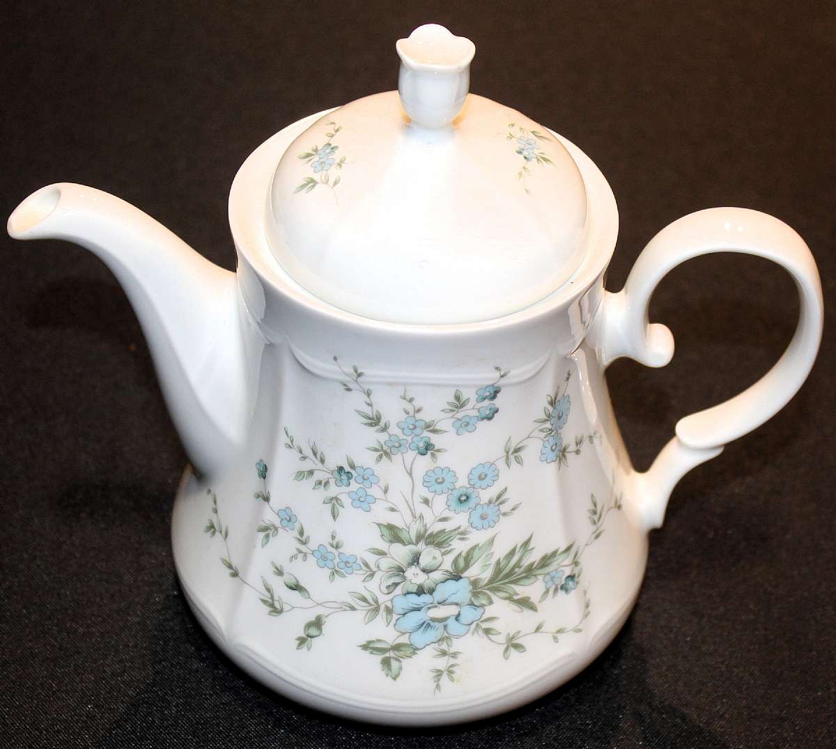 Up for sale is this Johann Seltmann Vintage Blue Floral Tea Pot in excellent condition with no chips or cracks. The tea pot measures approx. 5 1/2"T without the lid. Please see my other sales for more of this beautiful Pattern.Shipping Excludes: Ala