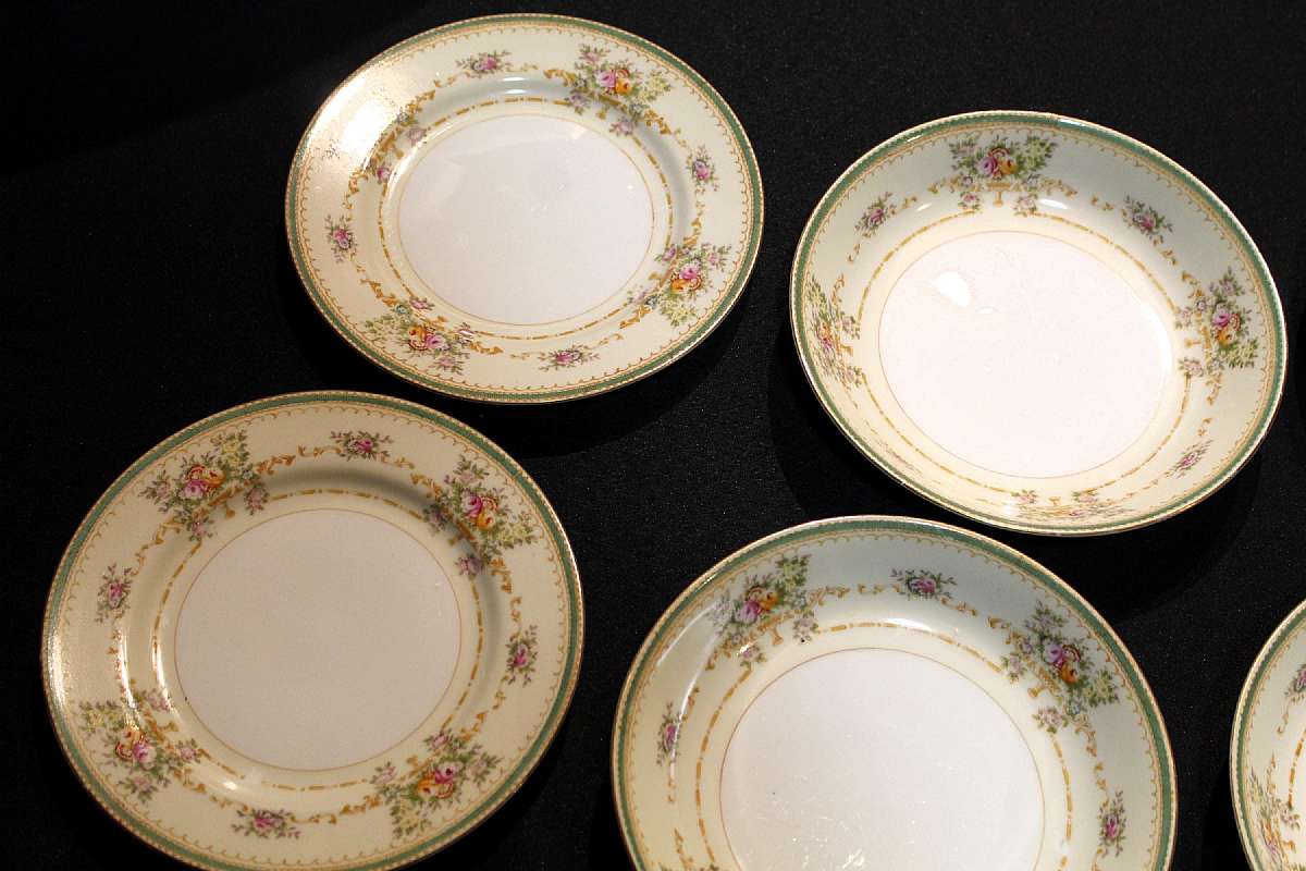 Up for sale are these Jyoto Occupied Japan Pattern P559 Set Of Ten Pieces in good condition with no chips or cracks. Three Bread & Butter plates that measure approx. 6 3/8"W and three salad plates that measure approx. 7 1/2"W and Four Coupe Soup Bowls tha