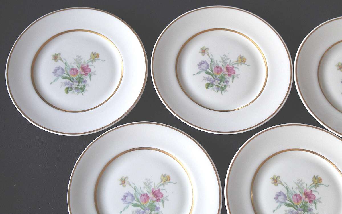 Up for sale are these Lamberton Tulip Time Set Of Six Bread Plates in good condition with no chips or cracks. They measure approx. 6 3/8"W.  Shipping Excludes: Alaska/Hawaii, US Protectorates, APO/FPO, PO BoxShipping Provided to the United States O