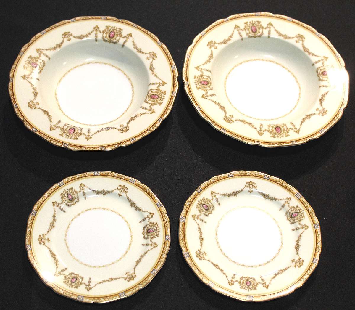 Up for sale are these Noritake Valdina 1933 Set Of Two Bread And Butter Plates And two Rimmed Soup Bowl in excellent condition with no chips or cracks. The soup bowls measures approx. 8 1/4 inches wide & the Bread & Butter Plates about 6 1/4 inche