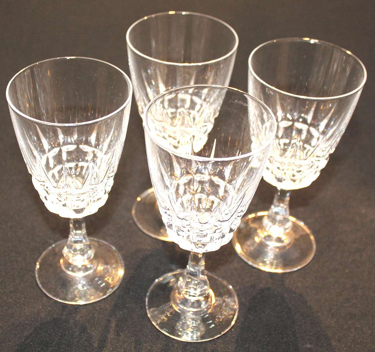 Up for sale are these Cristal Dâ€™Arques Durand Pompadour Set Of Four Wine Goblets in excellent condition with no chips or cracks. They measure approx. 6"T by 2 7/8"W.Shipping Excludes: Alaska/Hawaii, US Protectorates, APO/FPO,