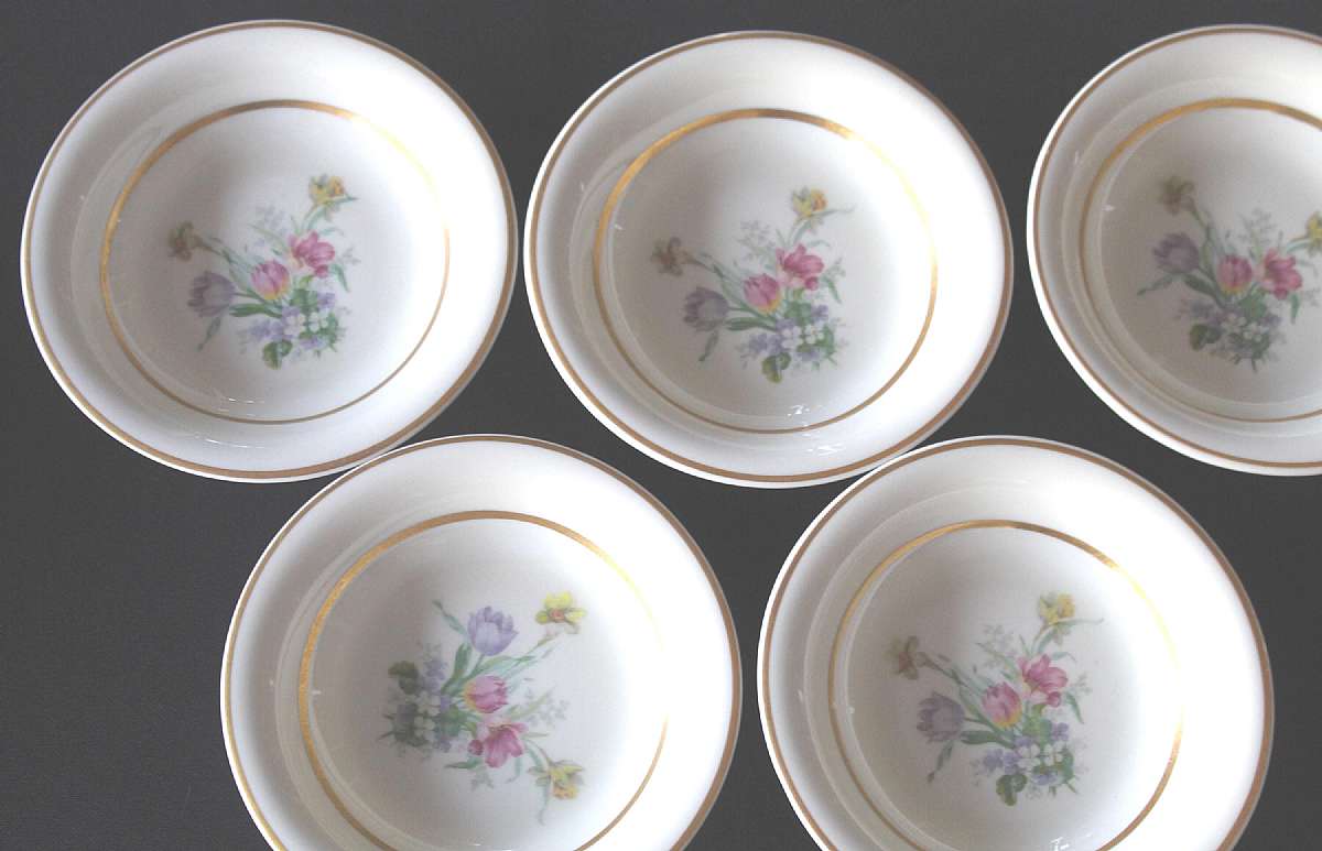 Up for sale are these Lamberton Tulip Time Set Of Six Fruit Bowls in good condition with no chips or cracks. They measure approx. 5 3/8"W.  Shipping Excludes: Alaska/Hawaii, US Protectorates, APO/FPO, PO BoxShipping Provided to the United States On