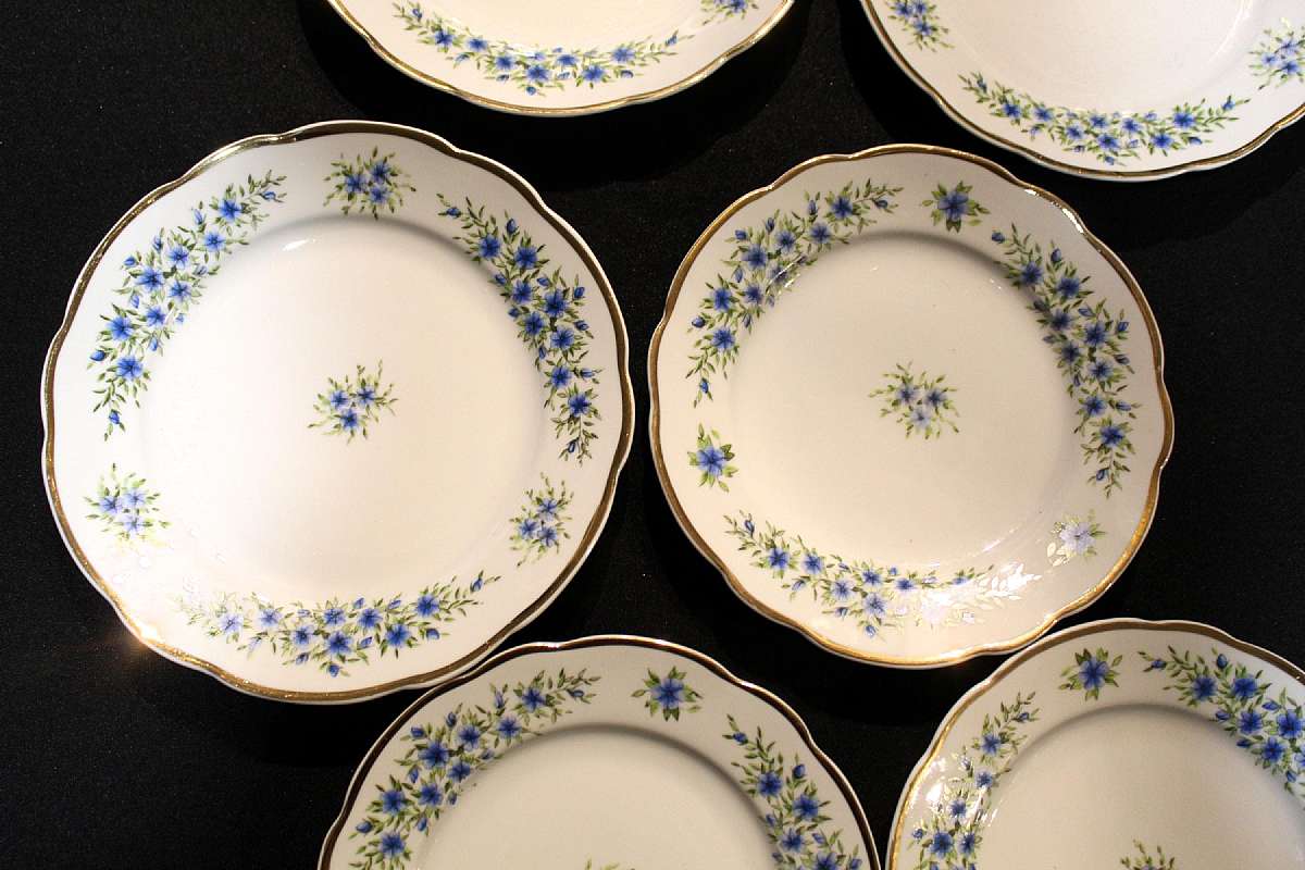Up for sale are these Cmielow Condia Poland Set Of Three Salad Plates & Three Bread Plates in excellent condition with no chips or cracks. The salad plates measure approx. 7 3/8"W and the bread plates 6 3/4"W. Please. Shipping Excludes: Ala