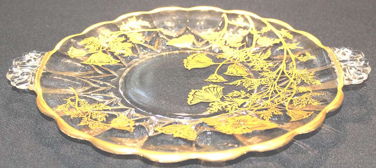 Up for sale is this Silver City Hampton Handled Serving Plate in excellent condition with no chips or cracks. It measures approx. 11 1/4"W without the handles.Shipping Excludes: Alaska/Hawaii, US Protectorates, APO/FPO, PO BoxShipping Provided to t
