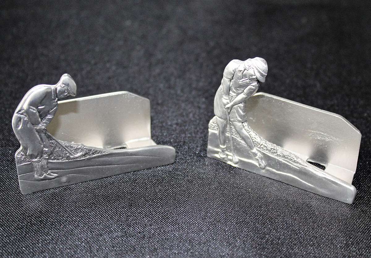 Up for sale are these Seagull Pewter Canada Man & Woman Golfing Business Card Holders in excellent condition. They measure approx.  2 1/2"L by 2"T.  Shipping Excludes: Alaska/Hawaii, US Protectorates, APO/FPO, PO BoxShipping Provided to th