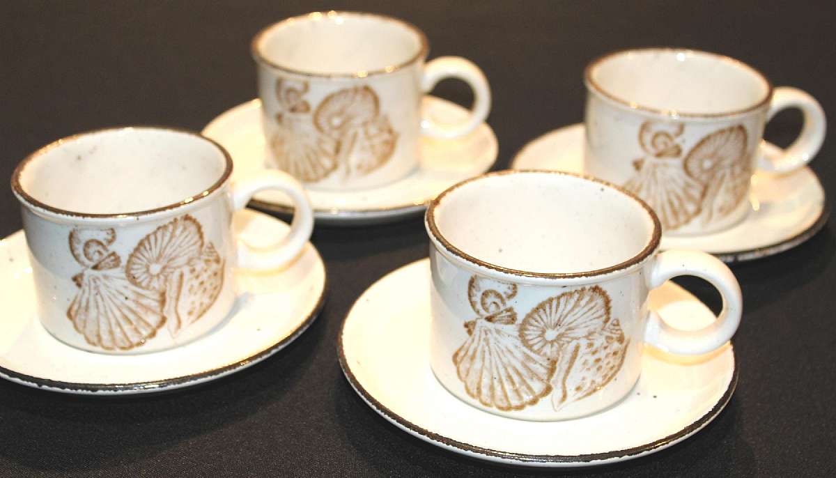 Up for sale are these Midwinter Seascape England Four Cup & Saucer Sets in great condition with no chips or cracks. The cups measure approx. 2 1/2"T.Shipping Excludes: Alaska/Hawaii, US Protectorates, APO/FPO, PO Box Shipping Provided to the Uni