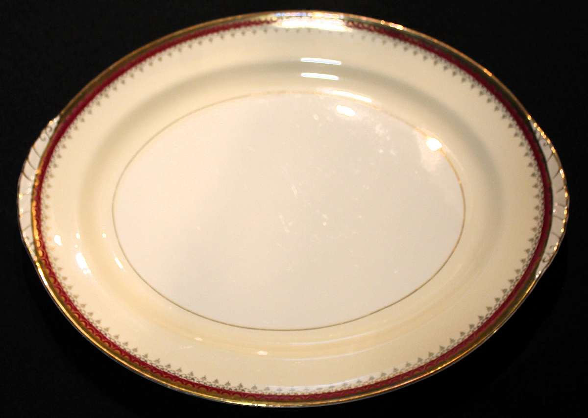 Up for sale is this Homer Laughlin HLC3917 Large Oval Serving Platter in great condition with no chips or cracks. Measures approx. 15 1/2" by 12 1/4".  Shipping Excludes: Alaska/Hawaii, US Protectorates, APO/FPO, PO BoxShipping Provided to the