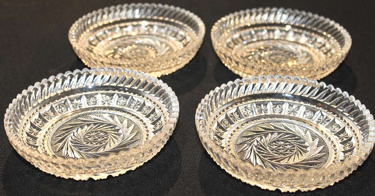 Up for sale are these Fostoria Virginia Clear Set of Four Nappy Bowls in excellent condition with no chips or cracks. They measure approx. 5 3/8"W by 1 1/4"Deep. Beautiful Pieces. Shipping Excludes: Alaska/Hawaii, US Protectorates, APO/FPO, PO