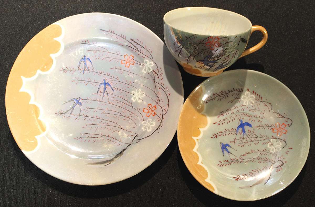 Up for sale is this Antique Made In Japan Lusterware Trio Of Cup & Saucer And Plate. Circa 1920 - 1930. Included are One saucer, One cup and One 7 5/8" salad plates. No chips or cracks.Shipping Excludes: Alaska/Hawaii, US Protectorates, APO/FPO,