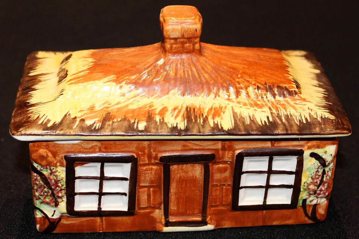 Up for sale is this Price Kensington Ye Olde Cottage Rectangular Butter Dish. Measures approx. 5 5/8"L by 4"T. There are no chips. There is some crazing.Shipping Excludes: Alaska/Hawaii, US Protectorates, APO/FPO, PO BoxShipping Provided to th