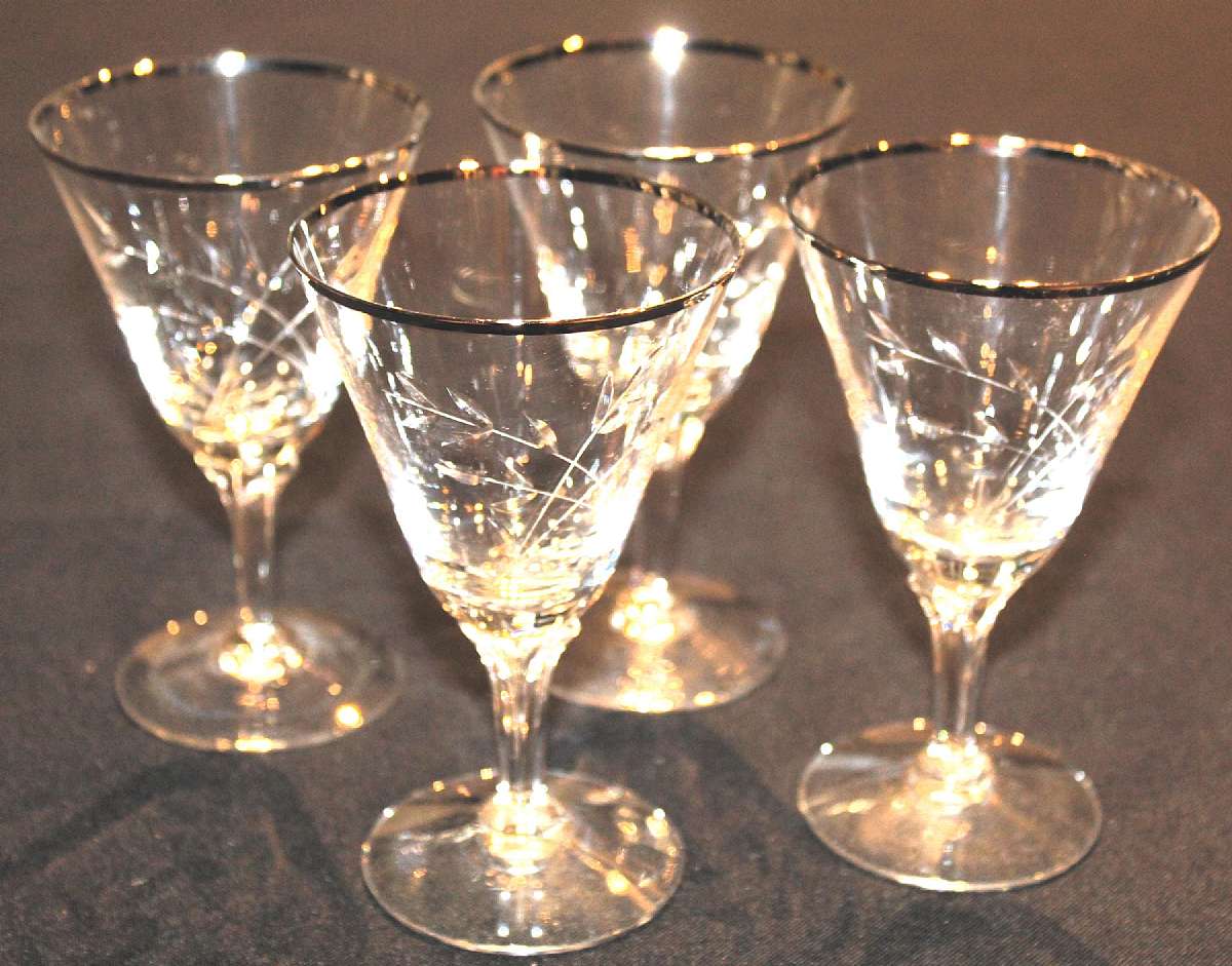 Up for sale are these Fostoria Bridal Belle Set of Four Wine Glasses in excellent condition with no chips or cracks. The Wine Glasses measure approx. 4 7/8"T by 3"W. Gorgeous Vintage Stemware.Shipping Excludes: Alaska/Hawaii, US Protectorates,