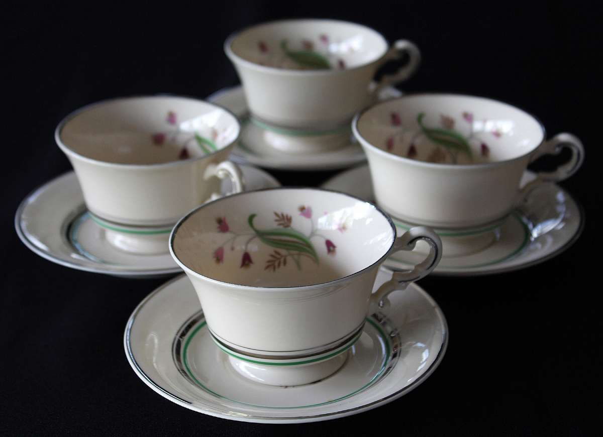 Up for sale are these Syracuse China Coralbel Platinum Trim Set Of Four 2 3/8"T Cups & Four 5 5/8"W Saucers in excellent condition with no chips or cracks. Shipping Excludes: Alaska/Hawaii, US Protectorates, APO/FPO, PO BoxShipping Provide