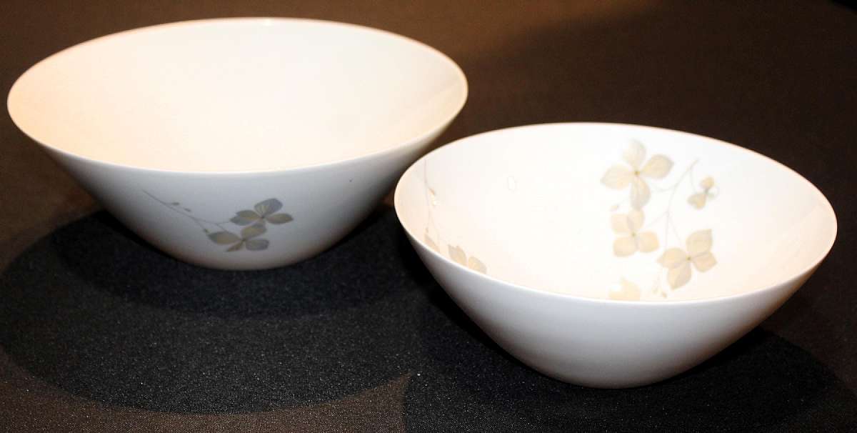 Up for sale are these Rosenthal Wood Nymph Set Of Two Serving Bowls with no chips or cracks. In excellent condition. The large bowl measure approx. 9 1/8"W and the other one 7 1/2"W. Please see my other sales for more of this pattern. Shipping