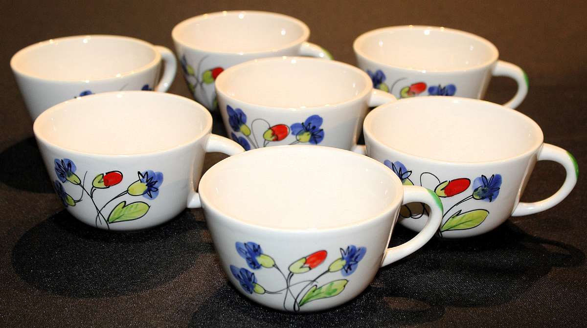 Up for sale is this Mancioli MC12 Set Of Seven Cups in great condition with no chips or cracks. They measure approx. 2 1/2"T by 4"W. Please see my other sales for more of this beautiful pattern.Shipping Excludes: Alaska/Hawaii, US Protectorates
