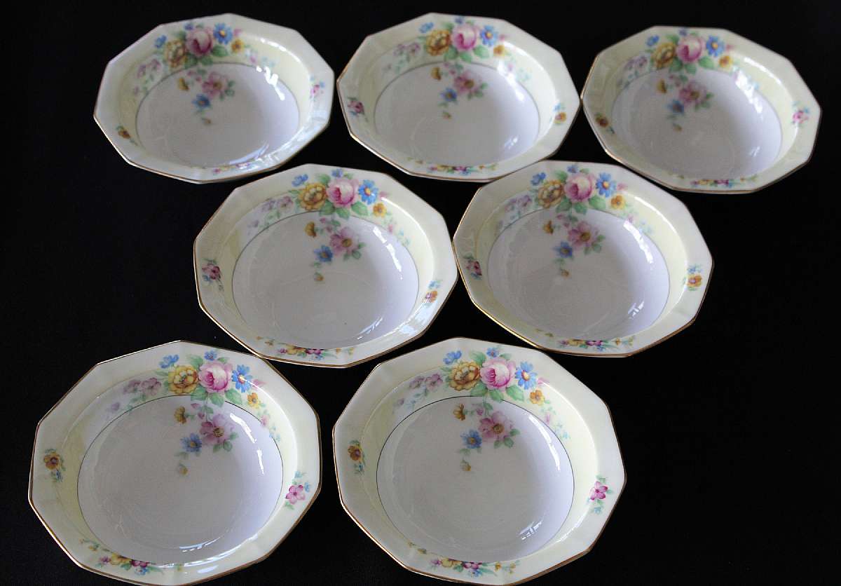 Up for sale are these Tirschenreuth The Wrexham Set Of Seven Rimmed Cereal Bowls in excellent condition with no chips or cracks. The bowls measures approx. 6 1/8"W. Shipping Excludes: Alaska/Hawaii, US Protectorates, APO/FPO, PO BoxShipping Provide
