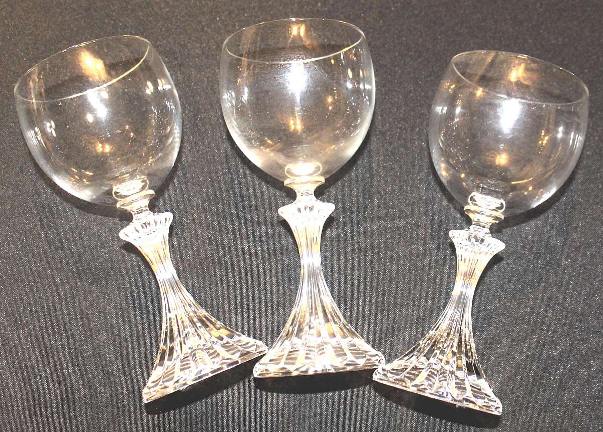 Up for sale are these Beautiful Mikasa The Ritz Set Of Three Wine Glasses in excellent condition with no chips or cracks. They measure approx. 6 1/2"T by 2 3/4"W.Shipping Excludes: Alaska/Hawaii, US Protectorates, APO/FPO, PO BoxShipping Provi