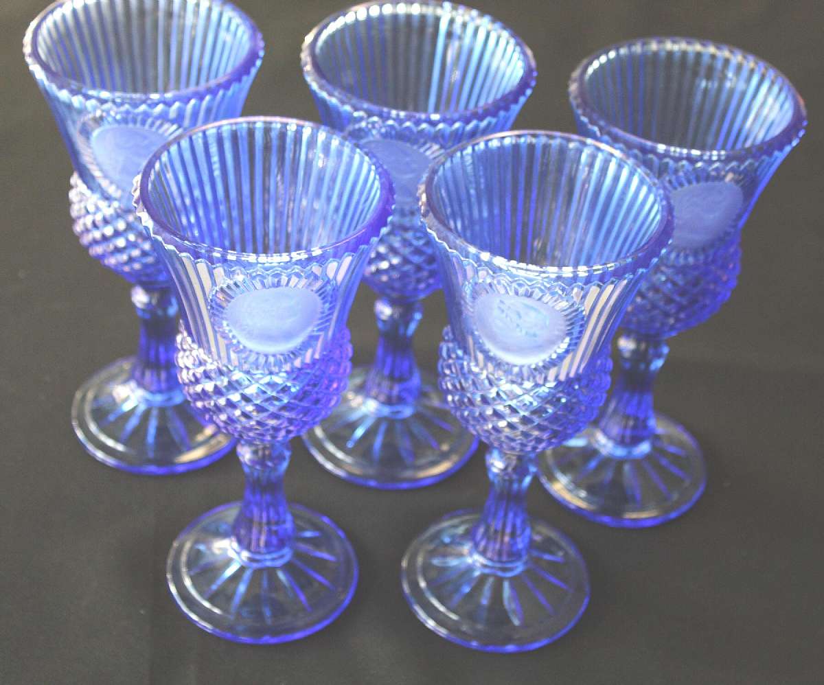 Up for sale are these Five Avon George & Martha Washington Water Goblets in excellent condition with no chips or cracks. They measure approx. 8 1/8" Tall by 3 3/4" Wide. There are Four with George & one with Martha Pictured.Shipping Exc