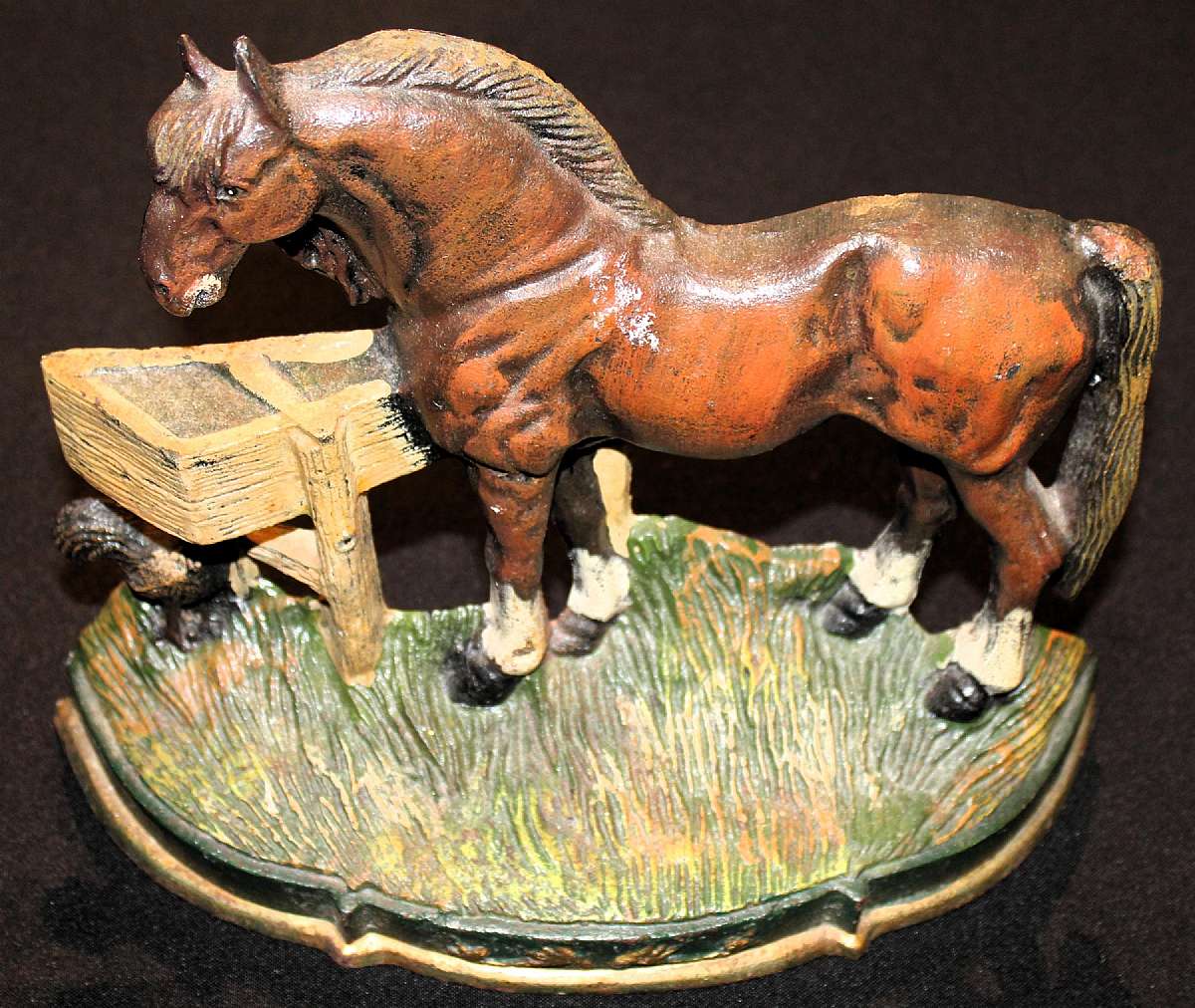 Up for sale is this Vintage Heavy Cast Iron Horse Hay Feed Trough Rooster Farmhouse Decor Door Stop weight. Measures approx.9 3/4T by 11 1/2"W and weighs a little over five pounds. Very nice decorative item.Shipping Excludes: Alaska/Hawaii, US Prote