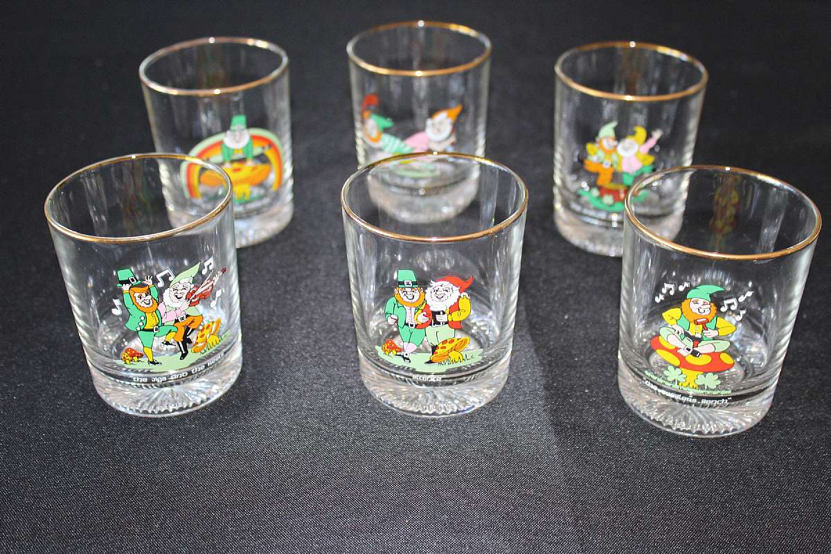 Up for sale are these Saint Patrick's Day Set Of Six Rocks Glasses with no chips or cracks. They measure approx. 3 1/2"T by 2 7/8"W. They have little sayings on them as well. Shipping Excludes: Alaska/Hawaii, US Protectorates, APO/FPO, PO BoxS