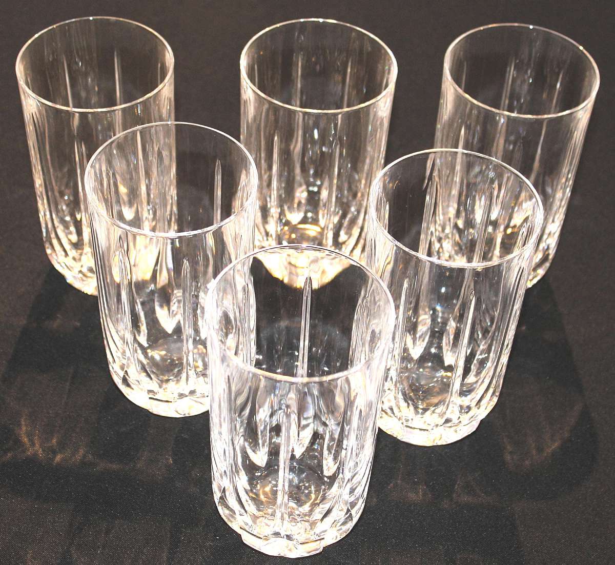Up for sale are these Da Vinci Cortona Set Of Six Highball Glasses in excellent condition with no chips or cracks. They measure approx. 5 3/4"T by 3 1/4"W. Shipping Excludes: Alaska/Hawaii, US Protectorates, APO/FPO, PO BoxShipping Provided to