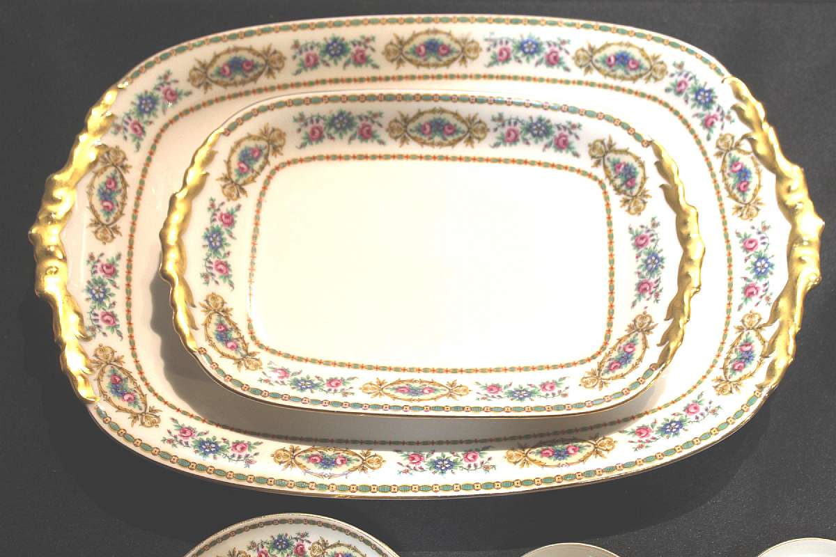 Up for sale is this Rare Antique Bawo & Dotter Peronne Limoges Elite France 49 Piece Dinnerware Set in great condition with no chips or cracks. Marked Limoges Elite France Peronne Guerin Pouyat Elite LTD Paris Ivory Limoges France and and has the S M Mark