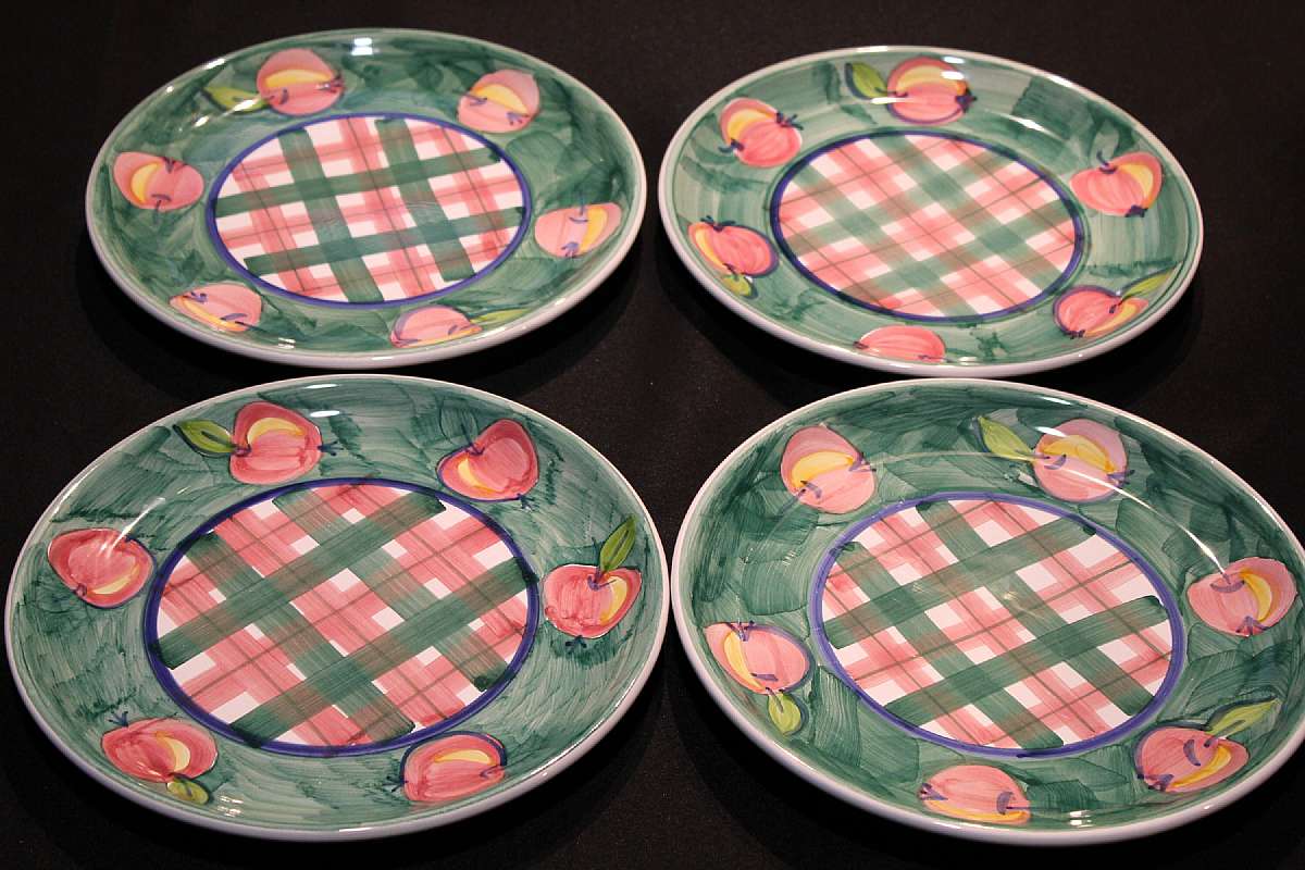 Up for sale are these Caleca Mela Set Of Four Dinner Plates in excellent condition with no chips or cracks. They measure approx. 11 1/4 inches wide.Shipping Excludes: Alaska/Hawaii, US Protectorates, APO/FPO, PO BoxShipping Provided to the United States