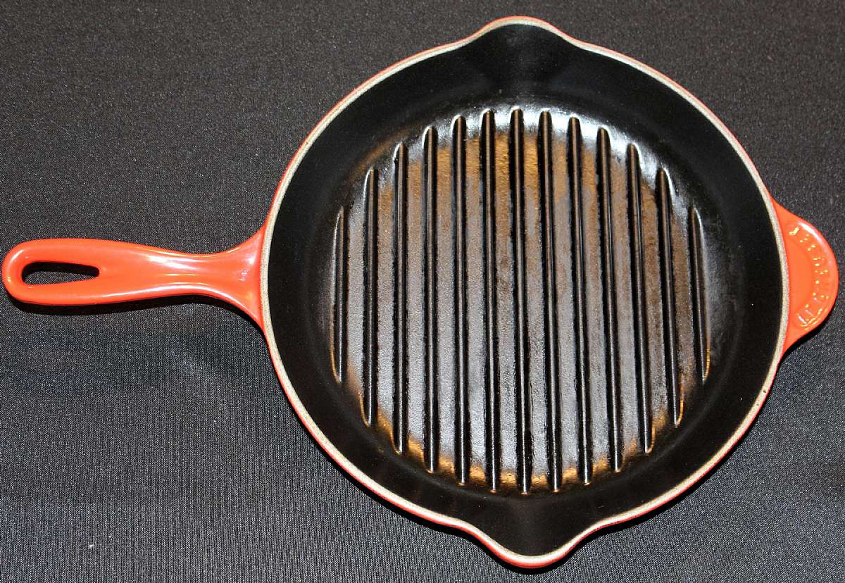 Up for sale is this Le Creuset Enameled Cast Iron Grill Skillet in great condition. Measures approx. from spout to spout 11 3/4". Shipping Excludes: Alaska/Hawaii, US Protectorates, APO/FPO, PO BoxShipping Provided to the United States Only