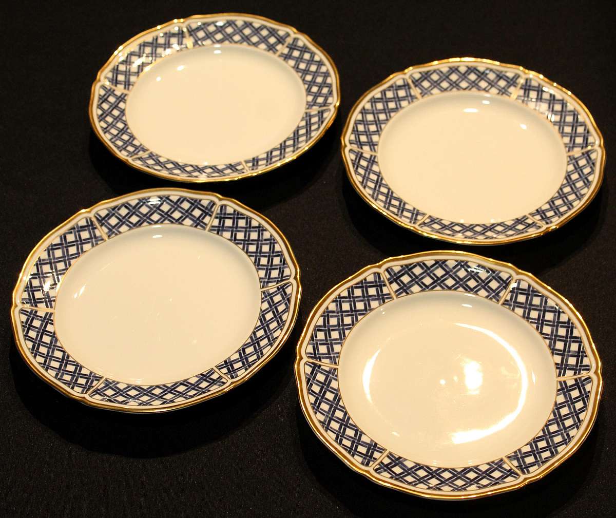 Up for sale are these Ralph Lauren Lattice Set Of Four Salad Plates in excellent condition with no chips or cracks. They Measure approx. 8 5/8"W. Please see my other sales for more of this beautiful pattern.Shipping Excludes: Alaska/Hawaii, US Prote