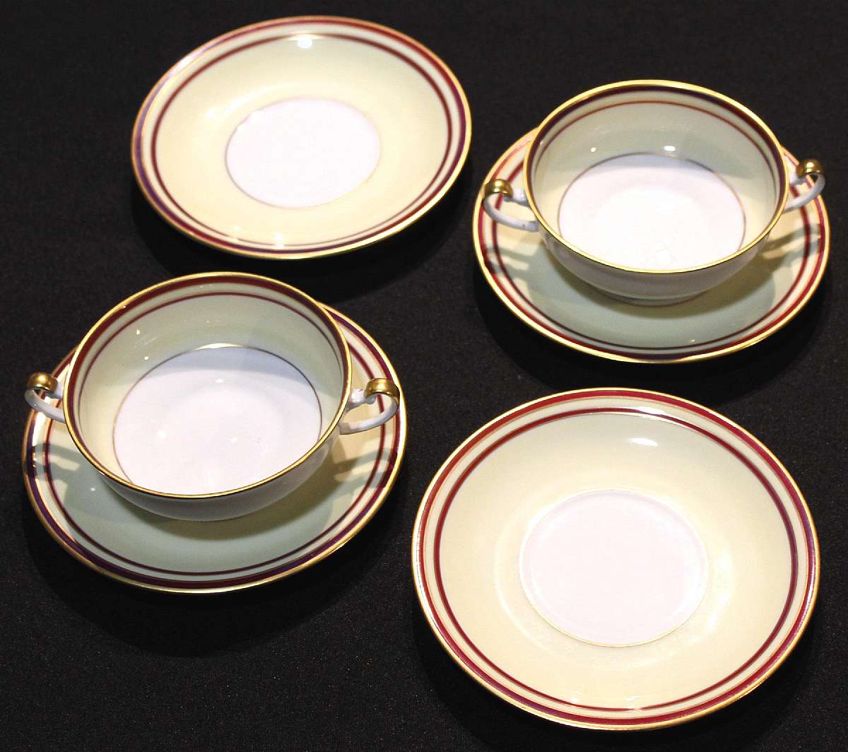 Up for sale are these Lorenz Hutschenreuther HUT1975 Selb Bavaria Set Of 2 Cream Soup Bowls & 4 Saucers In very good condition with no chips, cracks or crazing. The four cream soup Saucers measures approx. 6 5/8"W and the soup bowls 4 7/8"W