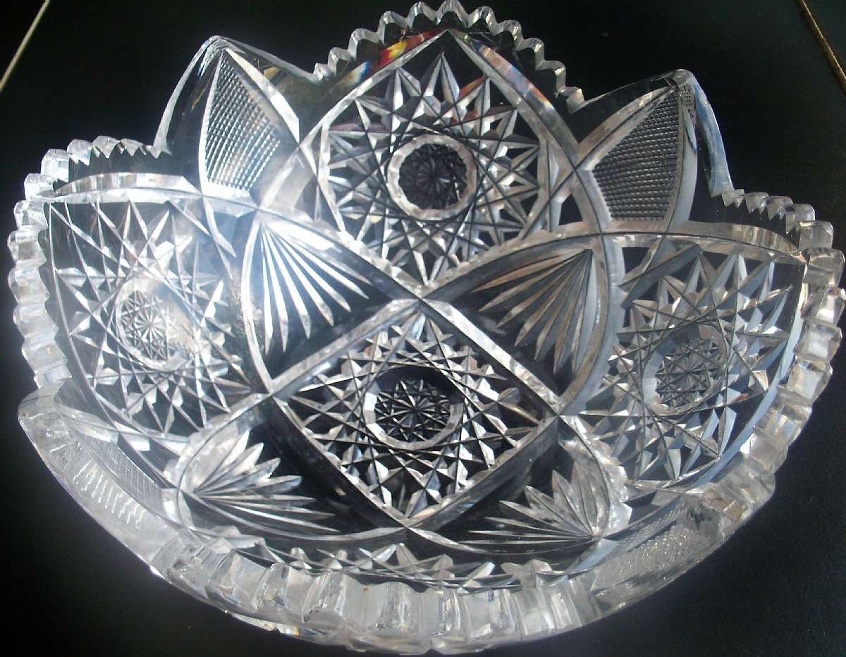 Up for sale is this Beautiful Antique Saw Tooth Rim Heavily Decorated Bowl. Measures approx. 8 1/4" wide by 3 1/2"T. This does have a couple of flee bites on the saw tooth rim. Shipping Excludes: Alaska/Hawaii, US Protectorates, APO/FPO, PO Box