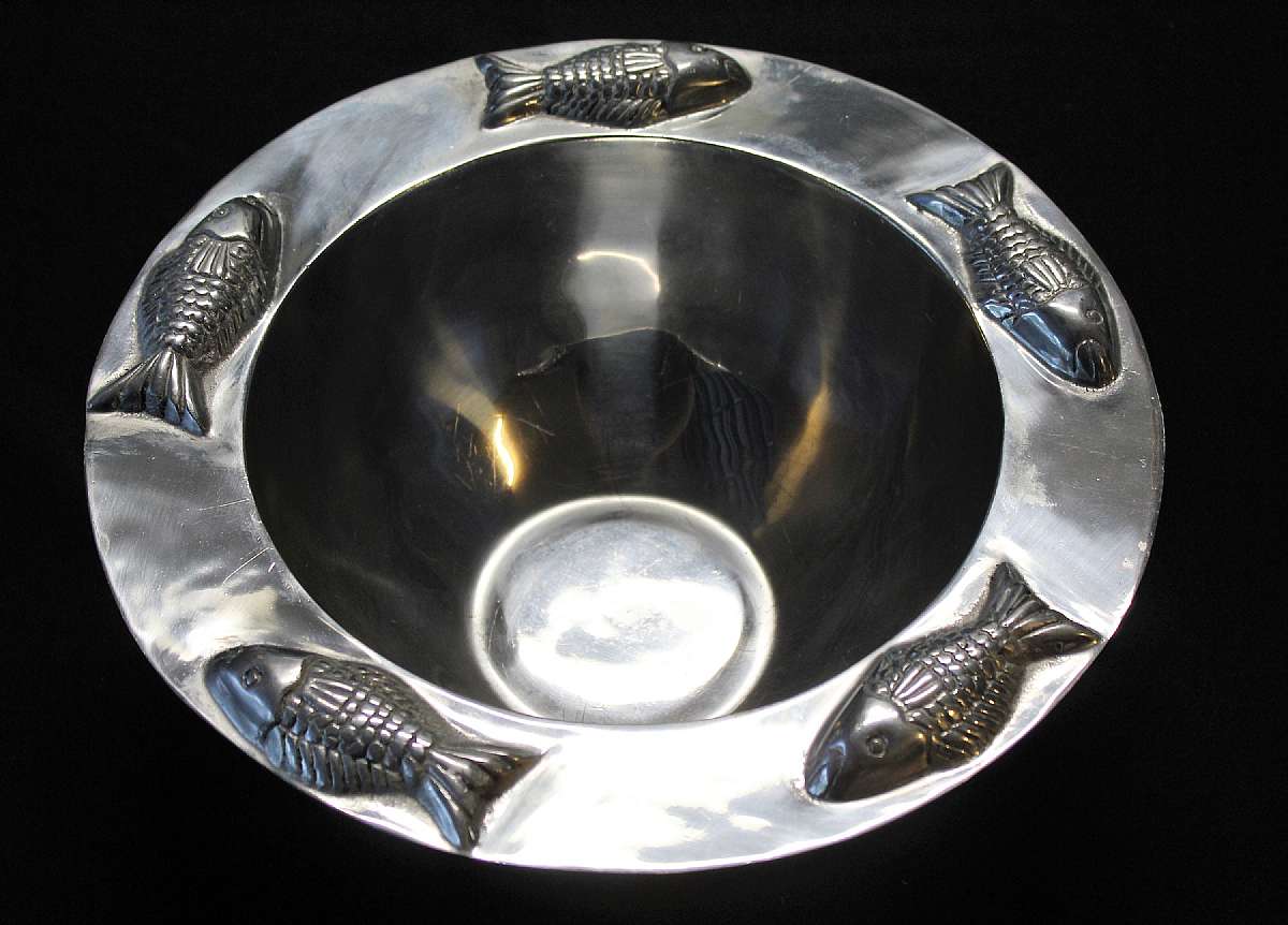 Up for sale is this Holland Boone Polished Pewter Large Bowl With A Fish Design. Measures approx. 13 1/4"W by 4 7/8"D.  Shipping Excludes: Alaska/Hawaii, US Protectorates, APO/FPO, PO BoxShipping Provided to the United States Only.