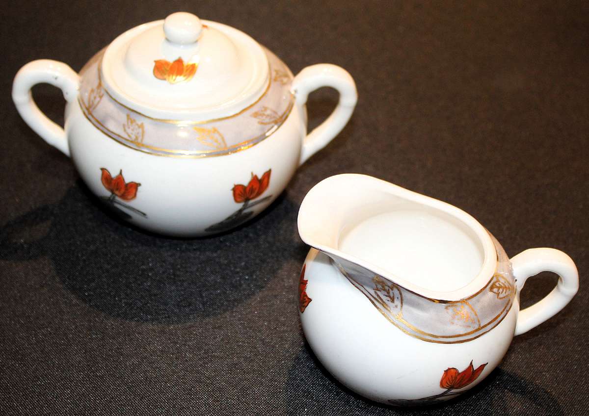Up for sale are these ACF Decorated In Hong Kong Japanese Porcelain Ware Cream & Covered Sugar Bowl in great condition with no chips or cracks. Decorated With Gold that really shows up well in the light. These were made circa 1970.  Absolutely beautiful p