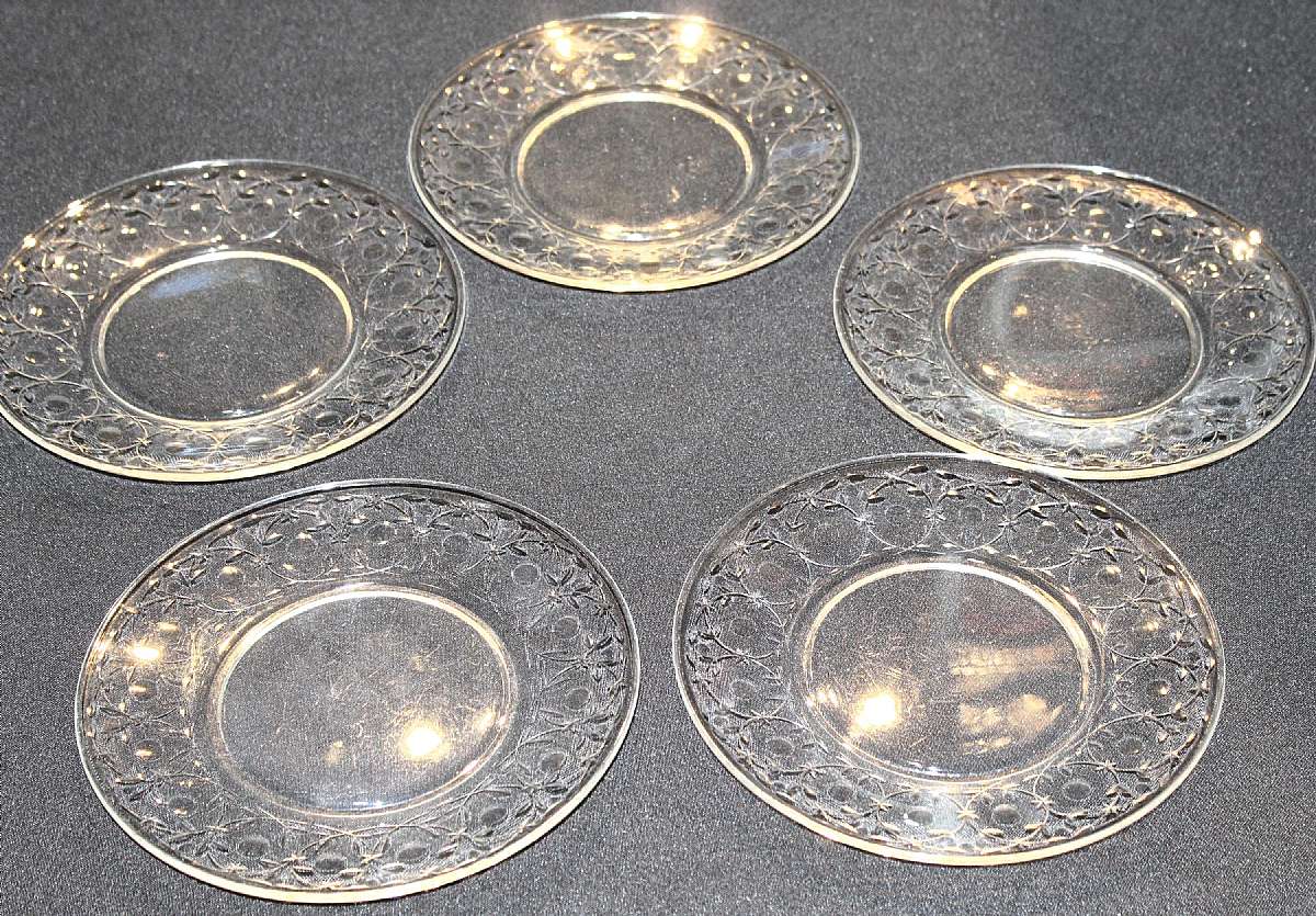 Up for sale are these Fostoria Christiana Set Of Five Luncheon Plates in good condition with no chips or cracks. The Plates measure approx. 8 5/8"W. Some utensil marks from use. Shipping Excludes: Alaska/Hawaii, US Protectorates, APO/FPO, PO BoxShi
