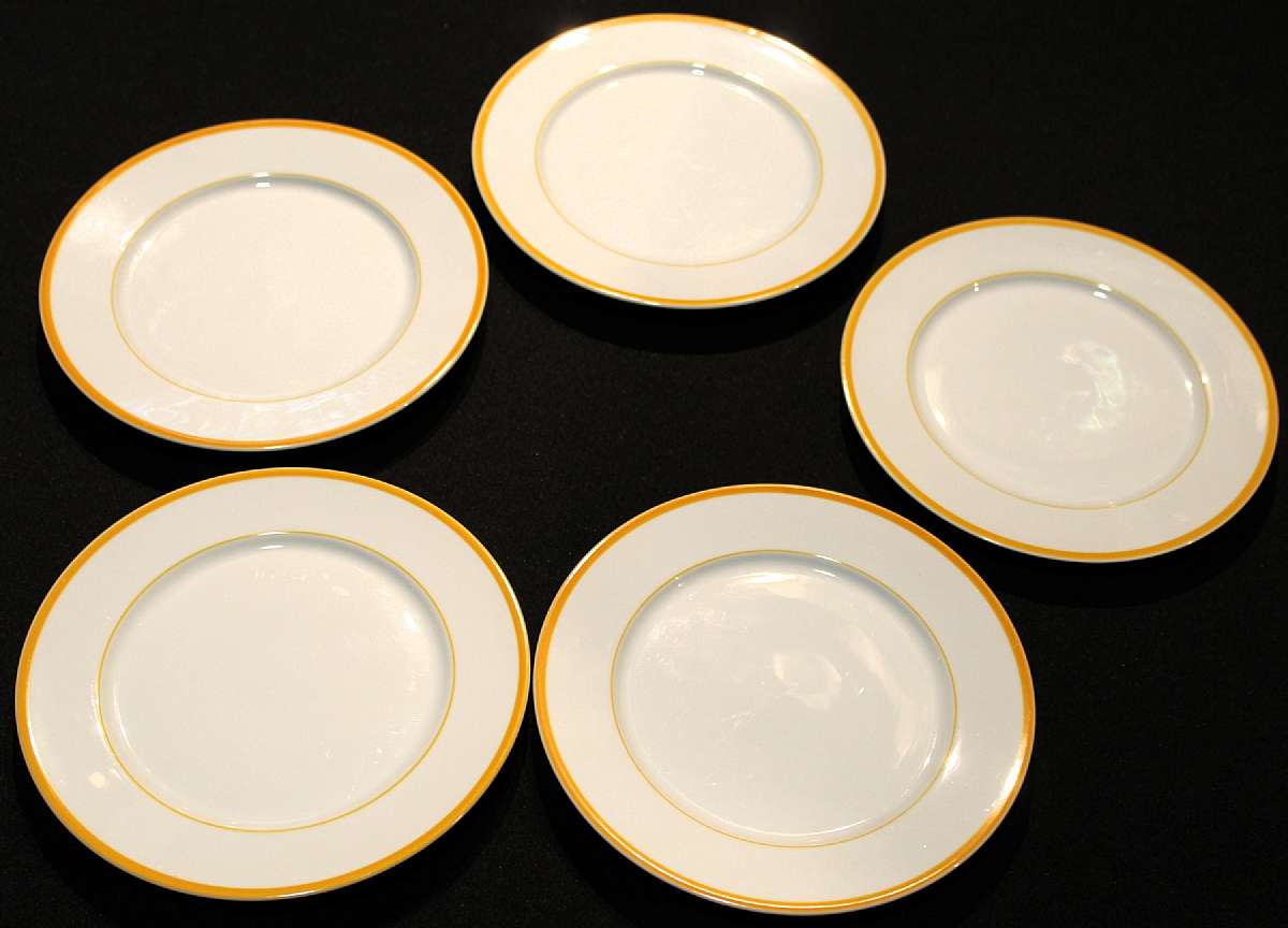 Up for sale are these Block Lisboa Set of Five Salad Plates in excellent condition with no chips or cracks. The salad plates measure approx. 8"W.Shipping Excludes: Alaska/Hawaii, US Protectorates, APO/FPO, PO BoxShipping Provided to the United Stat